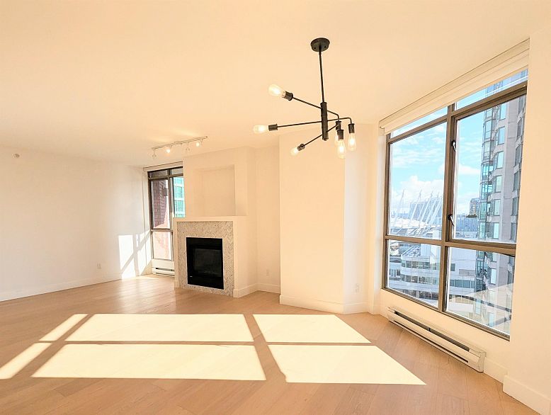 1903 867 Hamilton Street