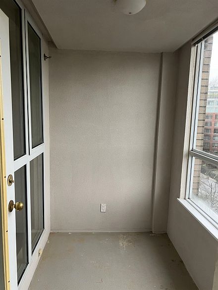 412 288 E 8th Avenue