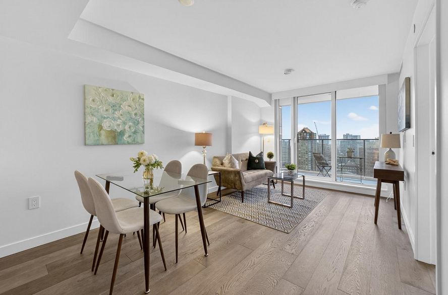 2701 1111 Richards Street