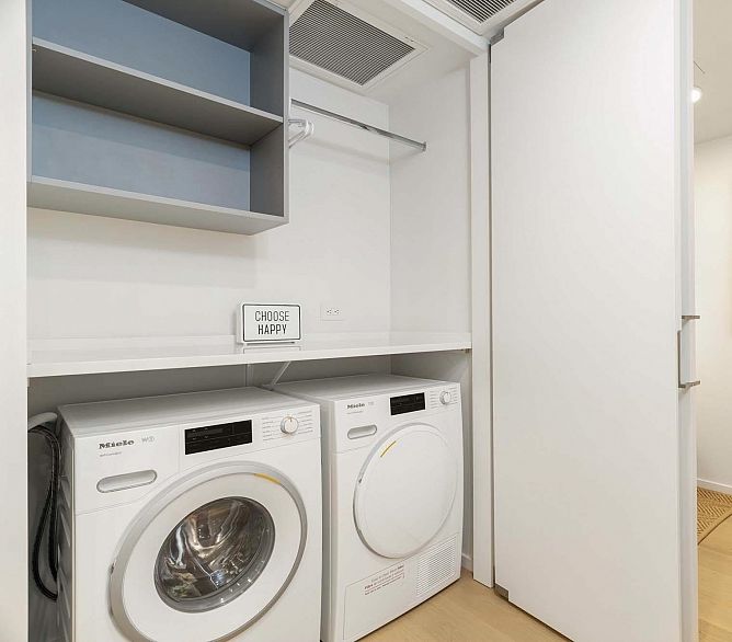 708 889 Pacific Street