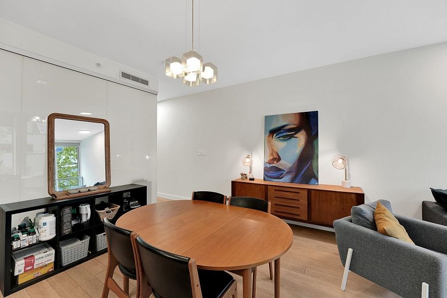 205 1477 WEST PENDER STREET, Vancouver BC V6G 2S3