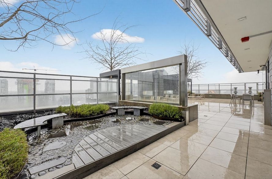 2701 1111 Richards Street