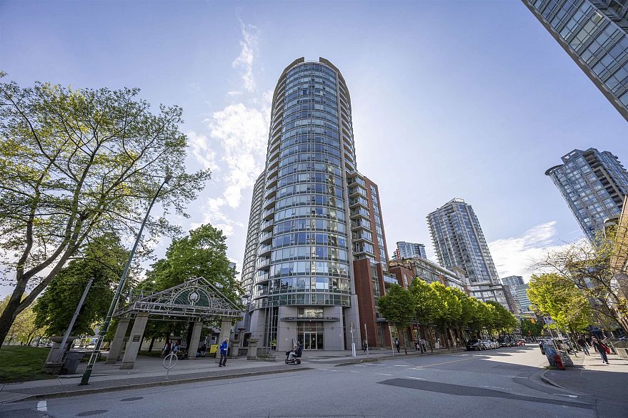 2006 58 Keefer Place