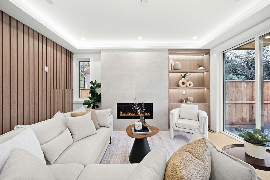 2 1967 E 13th Avenue