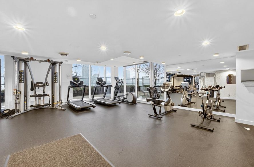 2701 1111 Richards Street