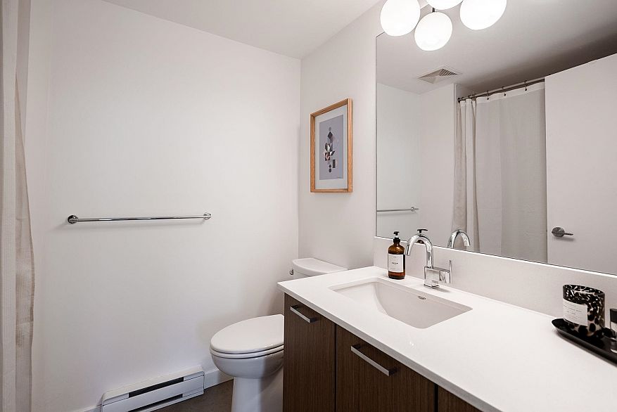 709 2321 Scotia Street