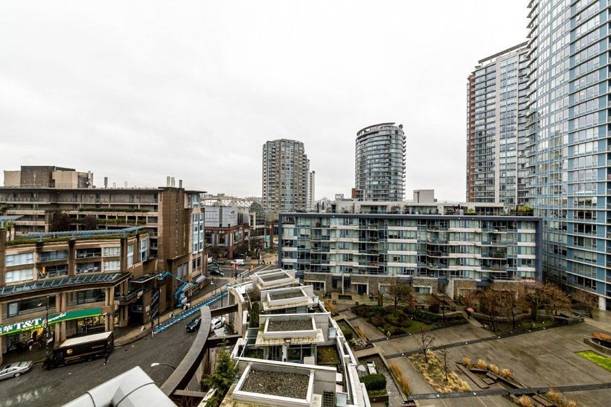 1006 188 KEEFER PLACE, Vancouver BC V6B 0J1