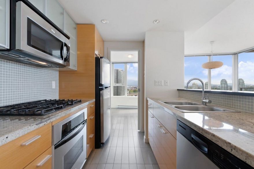 1902 33 Smithe Street