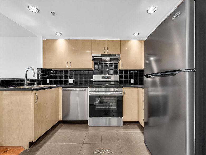 303 1688 Robson Street