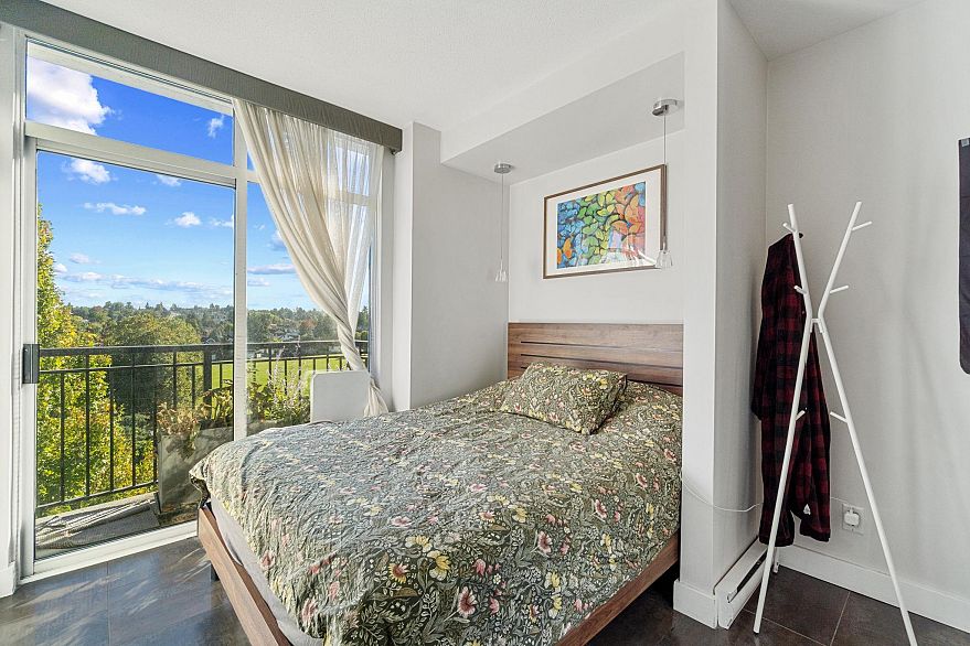 654 1483 E King Edward Avenue