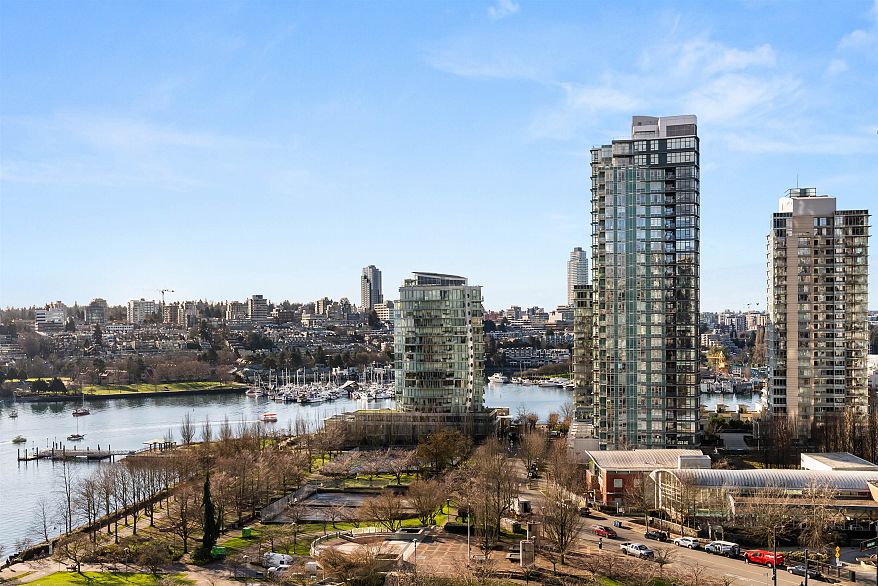 1603 388 Drake Street