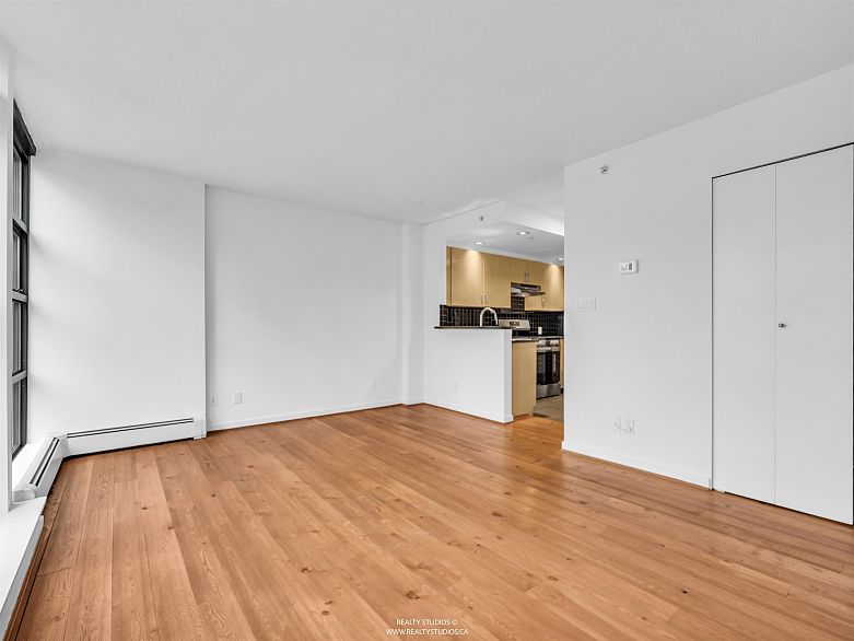 303 1688 Robson Street