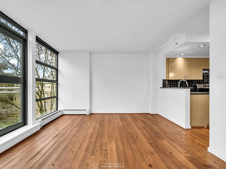 303 1688 Robson Street