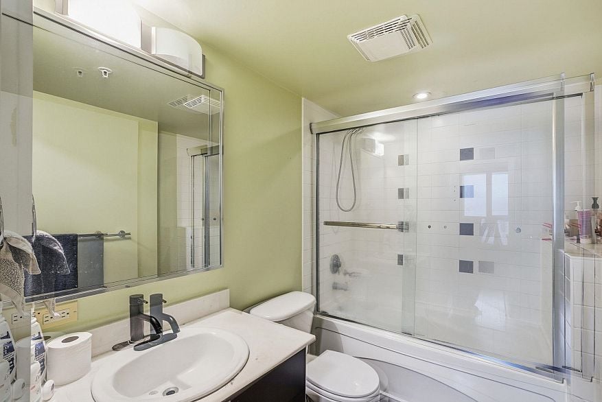 602 933 Hornby Street