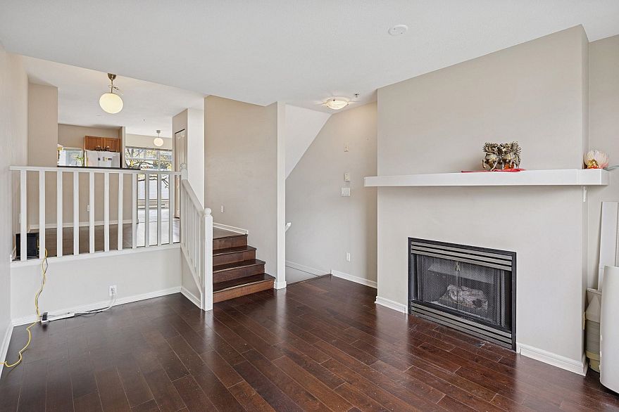 311 3727 W 10th Avenue