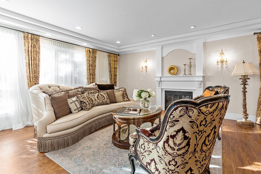 6968 Churchill Street