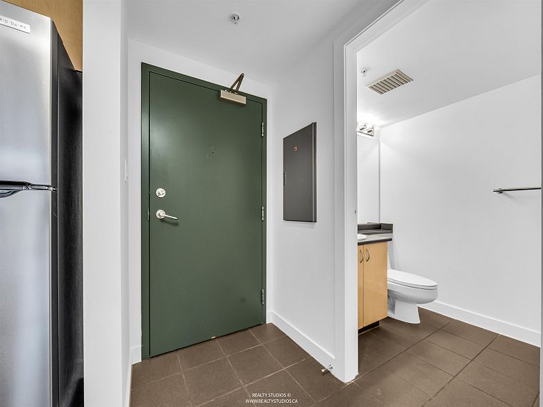 303 1688 Robson Street