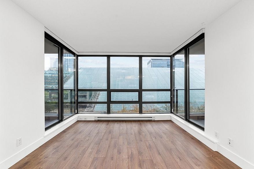 602 933 Hornby Street