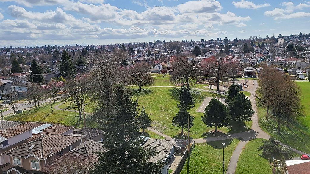 654 1483 E King Edward Avenue