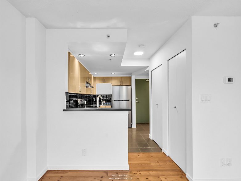 303 1688 Robson Street