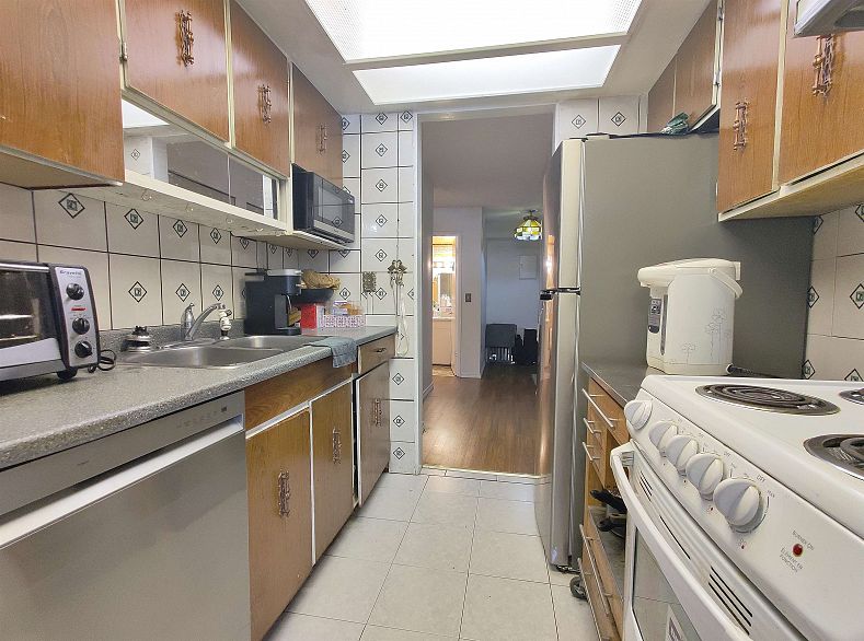 108 1420 E 7th Avenue