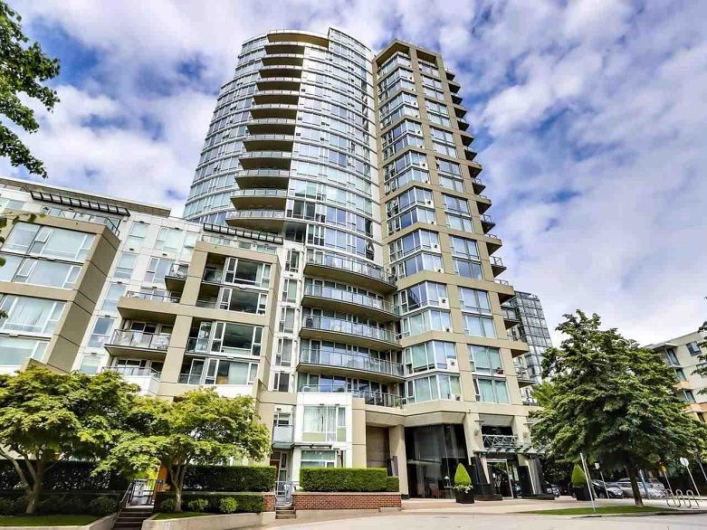 1601 1383 Marinaside Crescent