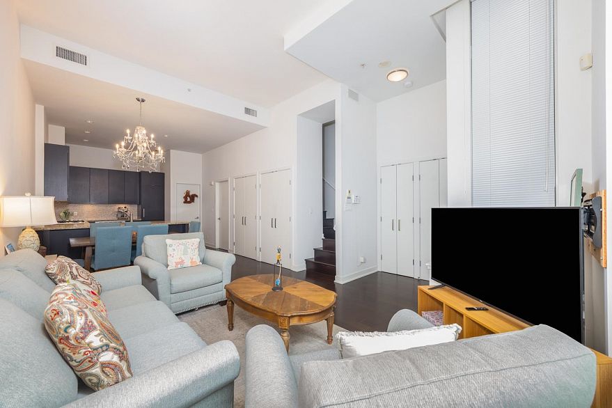 1051 Richards Street