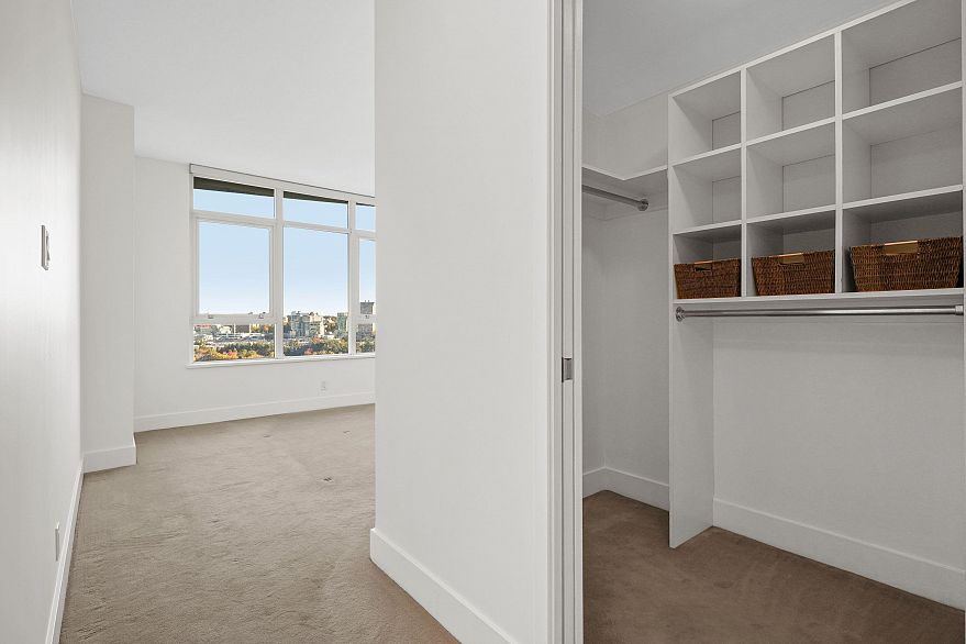 2503 1483 Homer Street