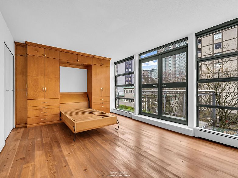 303 1688 Robson Street