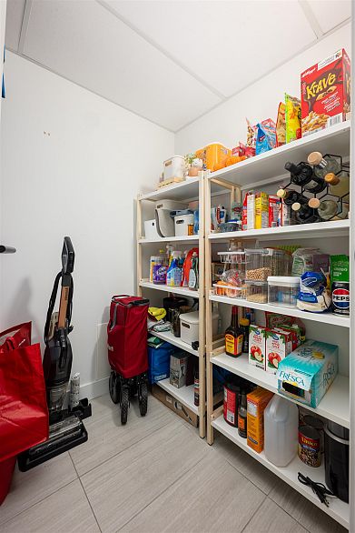 1604 5058 Joyce Street