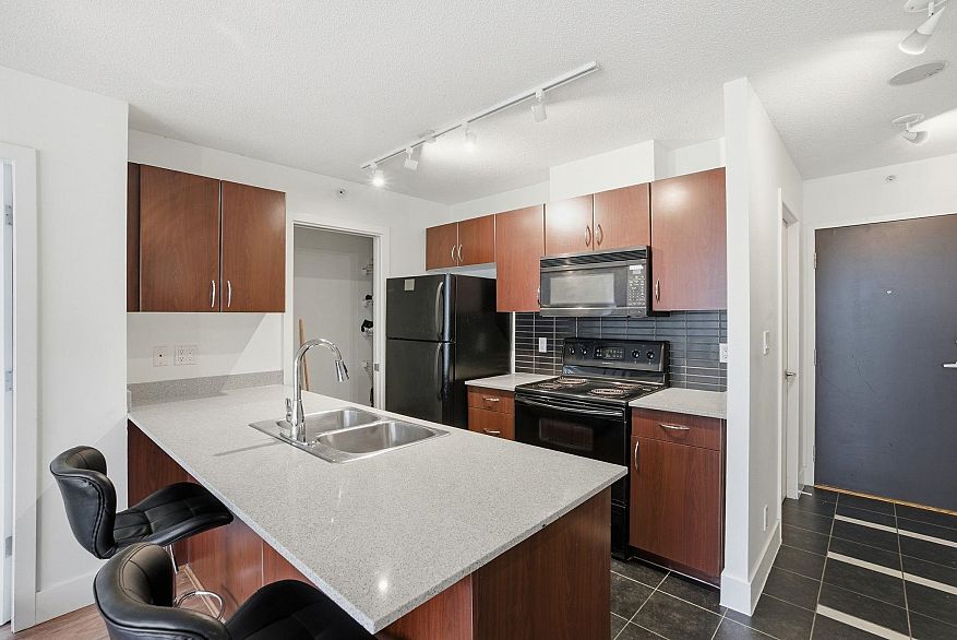 602 933 Hornby Street