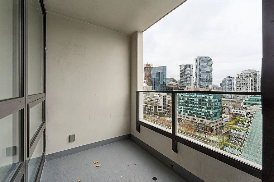 1532 938 Smithe Street