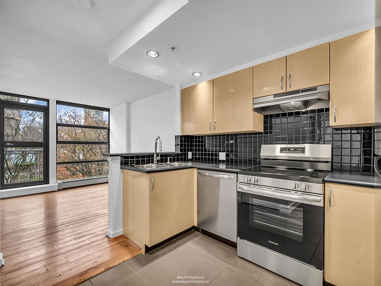 303 1688 Robson Street