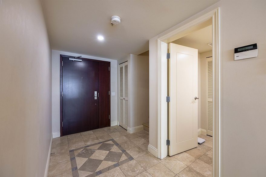 205 638 W 45th Avenue