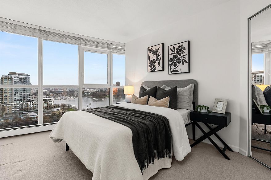 1603 388 Drake Street