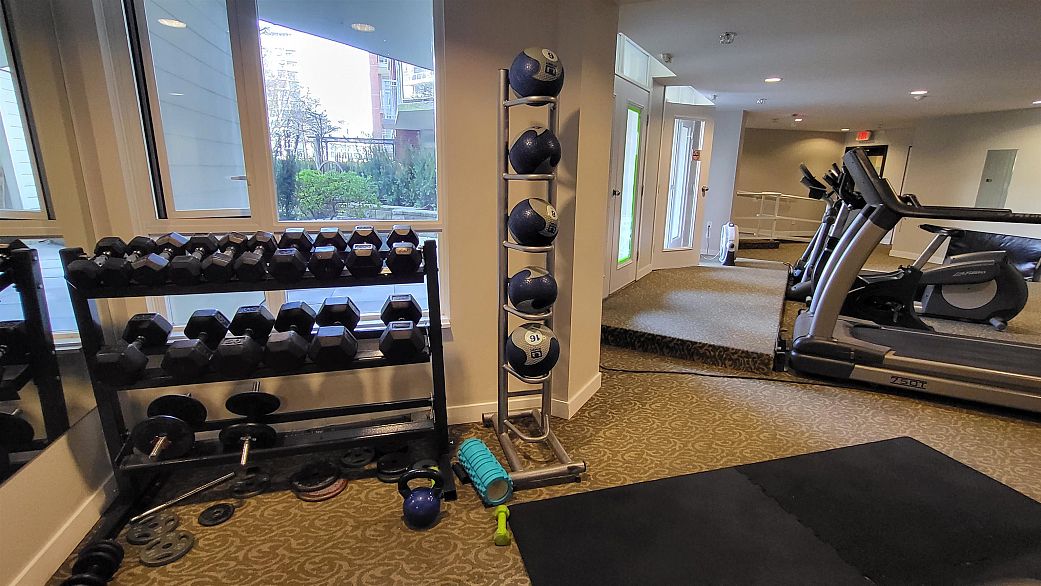 654 1483 E King Edward Avenue