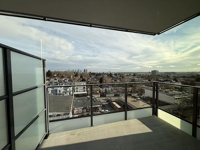 704 8405 GRANVILLE STREET, Vancouver BC V6P 4Z9