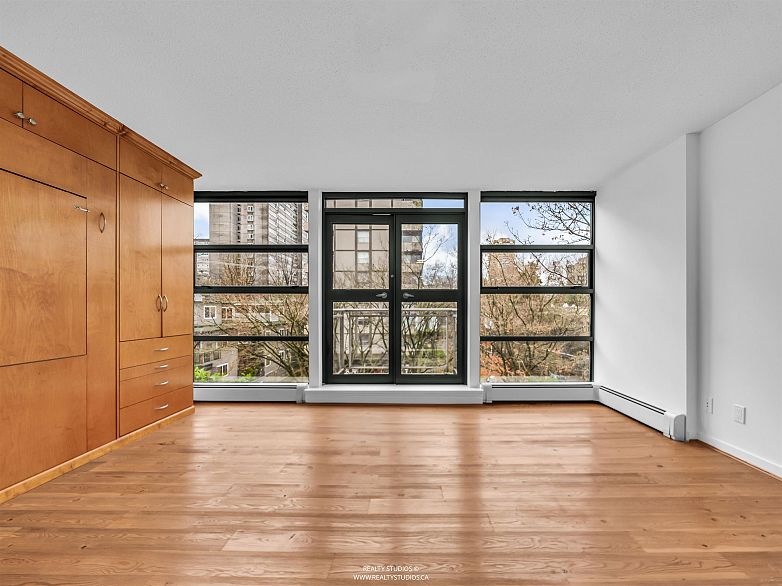 303 1688 Robson Street