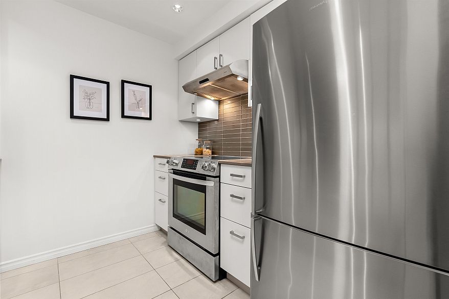 1603 388 Drake Street