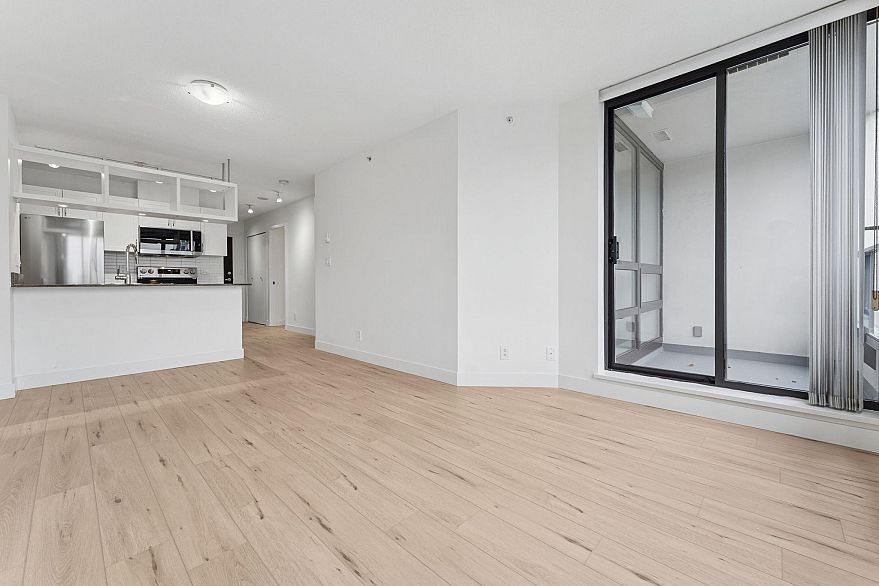 1532 938 Smithe Street