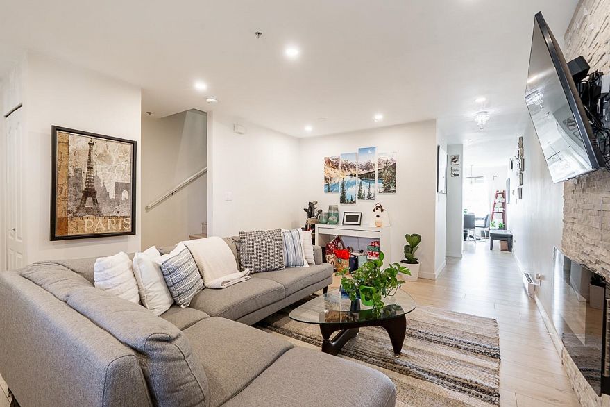 211 5625 Senlac Street