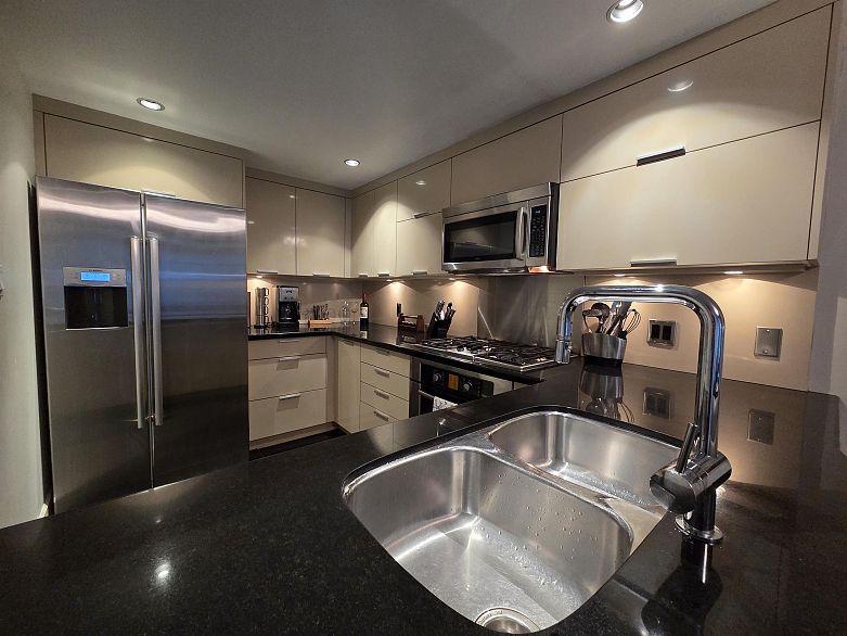 405 535 Nicola Street