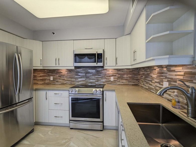 1804 1000 BEACH AVENUE, Vancouver BC V6E 4M2