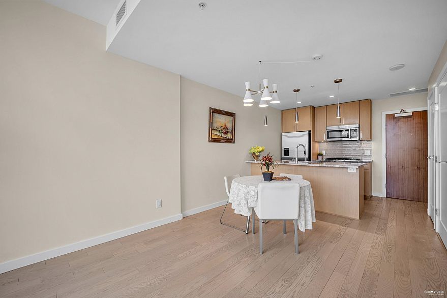 1002 88 W 1st Avenue