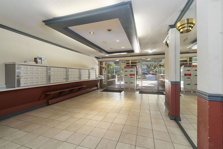 102 711 E 6th Avenue