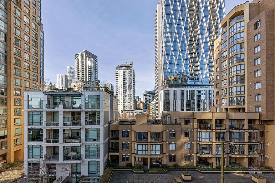 701 1133 Homer Street