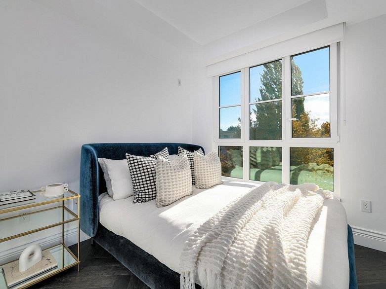 309 2096 W 47th Avenue