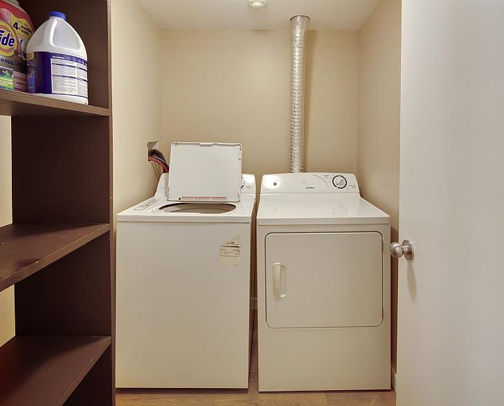 3380 Marquette Crescent