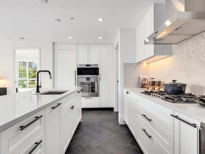 309 2096 W 47th Avenue