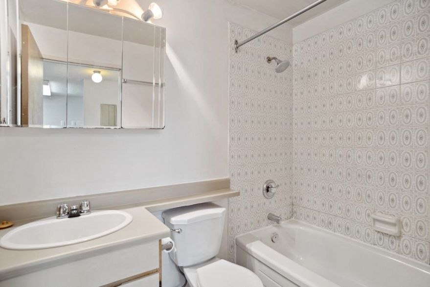 517 1040 PACIFIC STREET, Vancouver BC V6E 4C1